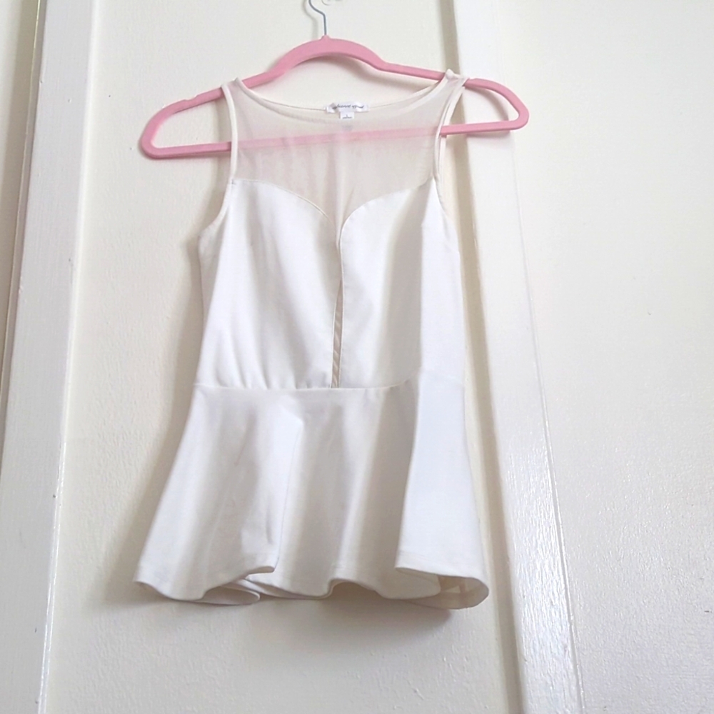 Size: Large ruffle sleeveless top